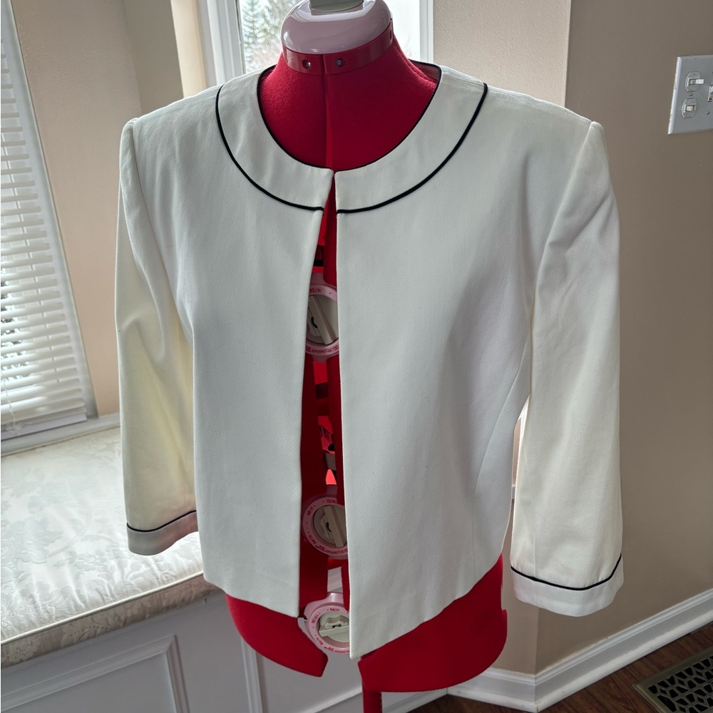 Alex Marie open front 3/4” length sleeve jacket.